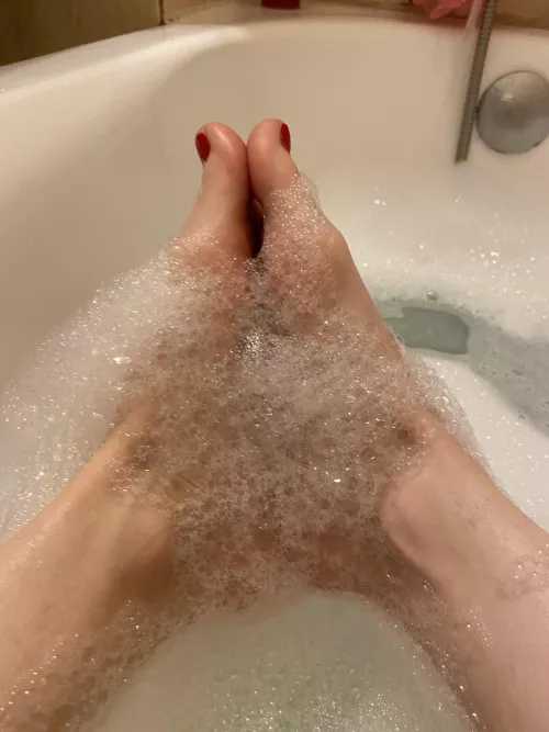 My small feet like to be licked by Cutie_babygirl