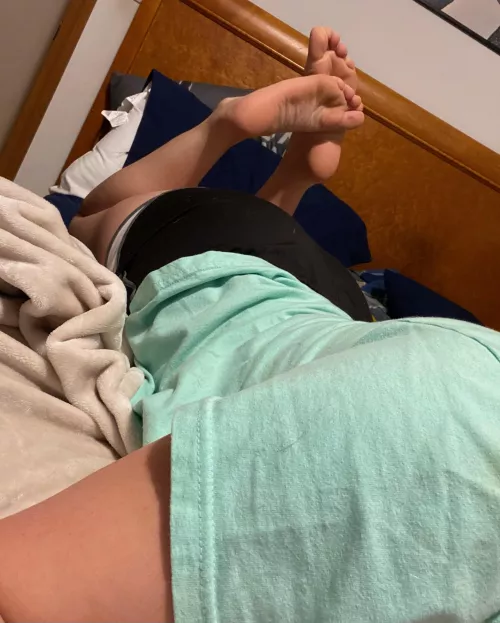 My soft nurse soles need some licking 👅 by NurseToesandFeet97