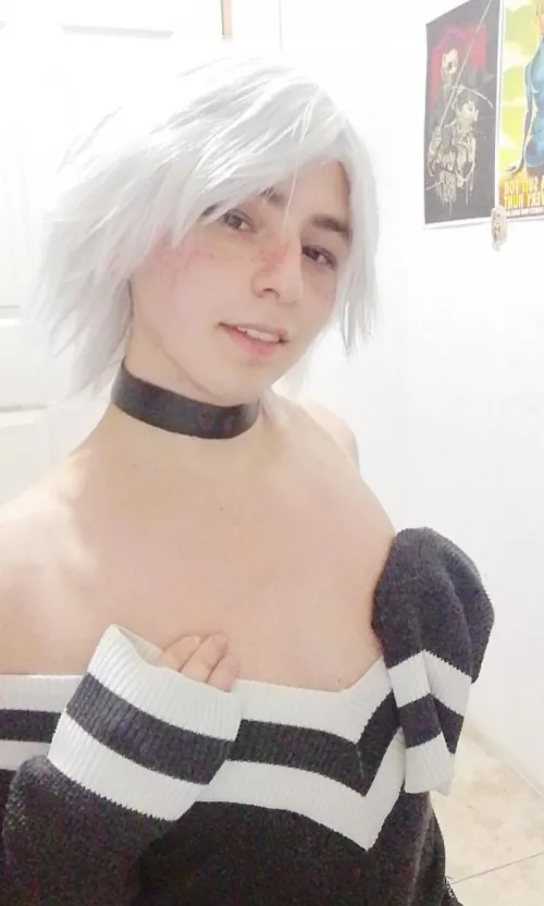 My sweather is bigger than me by Neon_B1tch