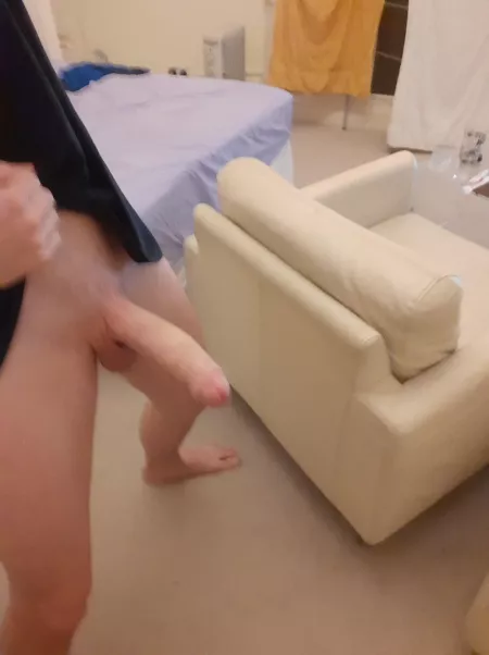 My third leg (🍆) makes up for my chicken legs (🍗🍗) by xxlmonstercock