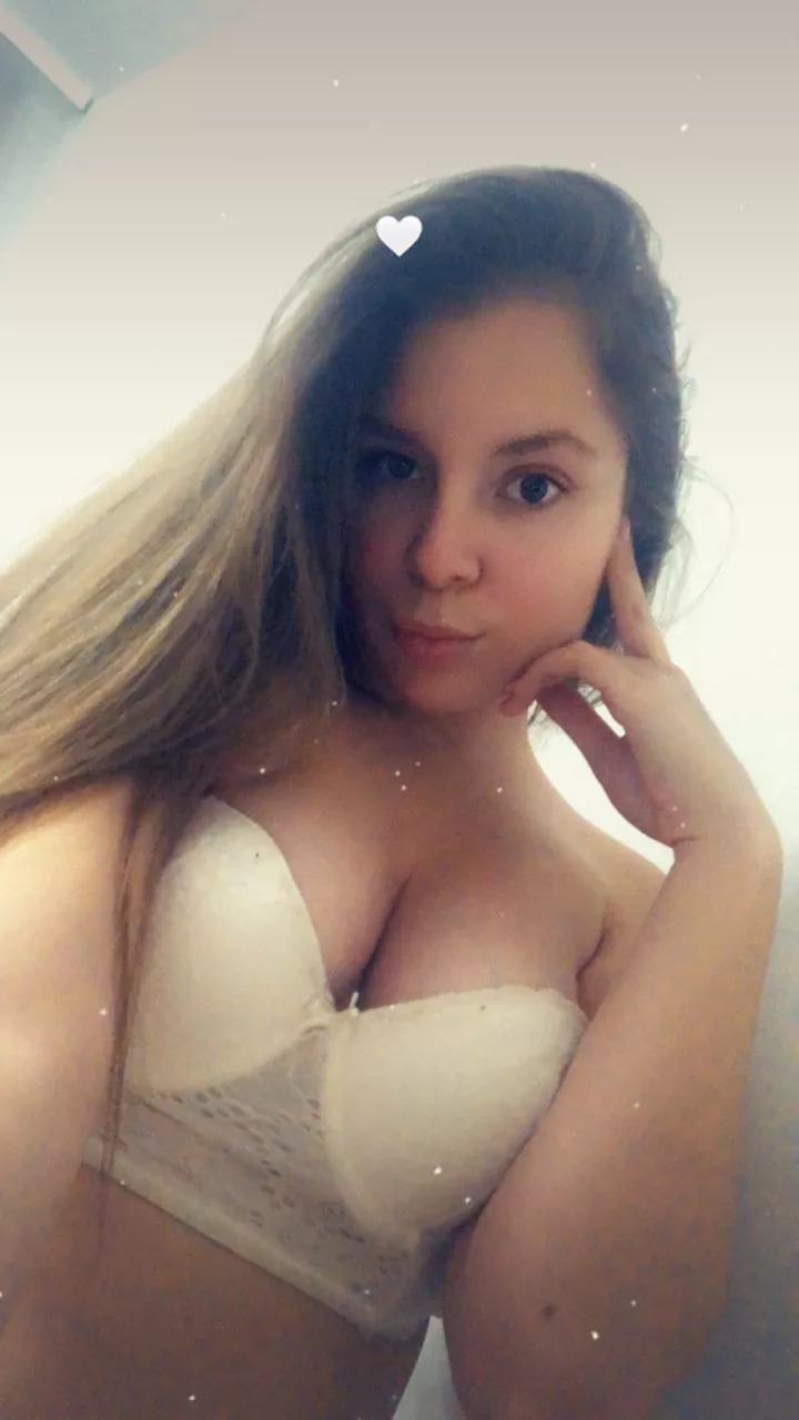 My tight holes are missing your big cock!🤩🍒🍆 I want to feel you stretching me!💋Will you do it?😋link in comments posted by SchillerMoff