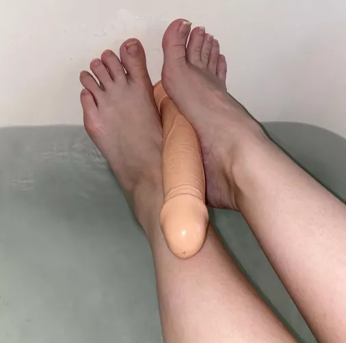 My tiny feet make this 7 inch dildo look HUGE! by alilsmol