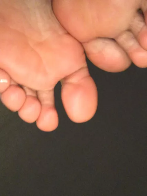 My toes are so warm and soft by Cassies_corner