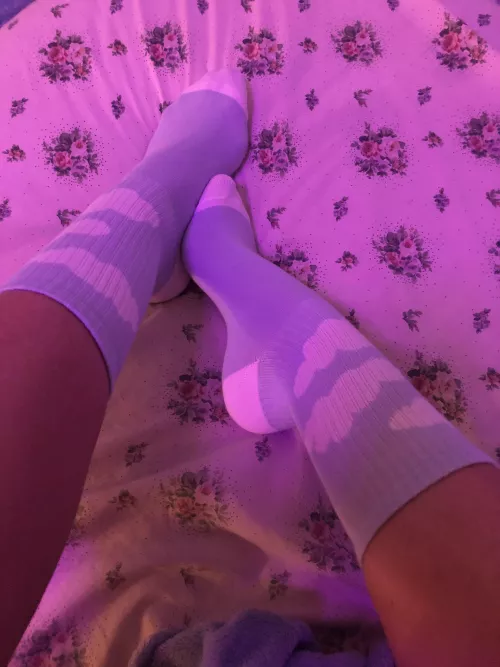 My toes need the warmth of your mouth💋 by Ziraell_a