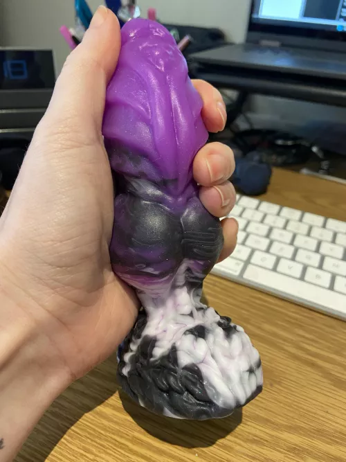 My Tyv (SBF) also serves as a great stress ball by Serpopard