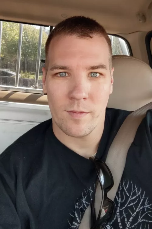 My vacation is coming to an end. At least I managed to get one decent selfie. by VeritasOmnias