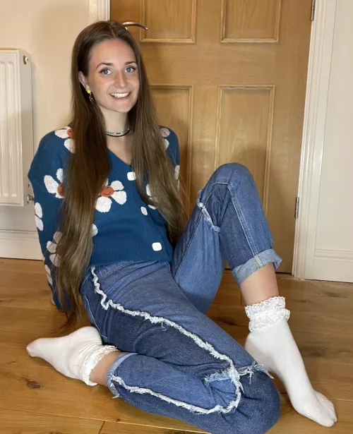 My white frilly socks!🤍 by BabeBarefoot