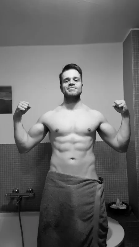 My younger self is my new body goal. Man I was ripped by bananaparsley