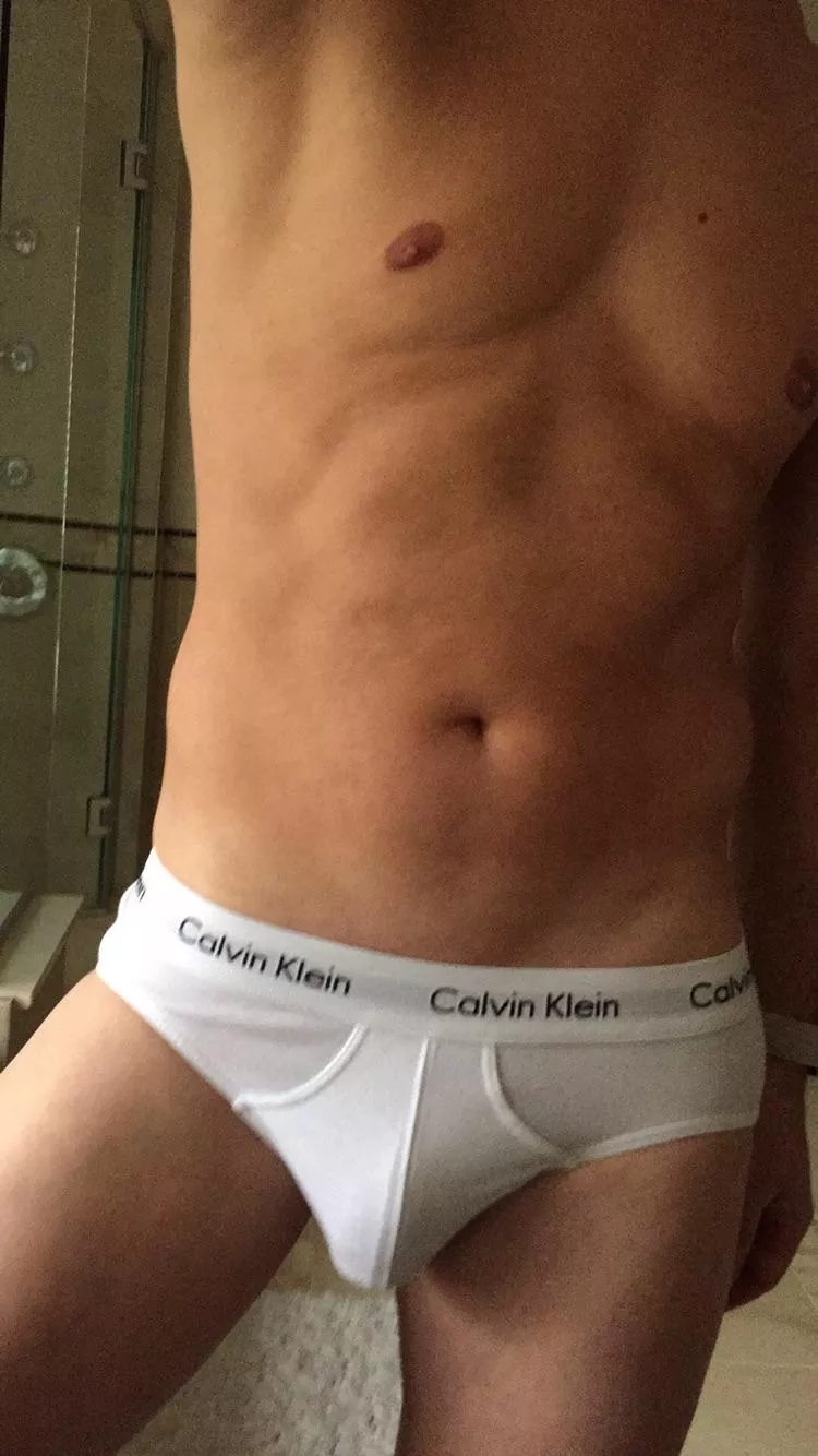 MyCalvins (39M) posted by bigdcdnguy1
