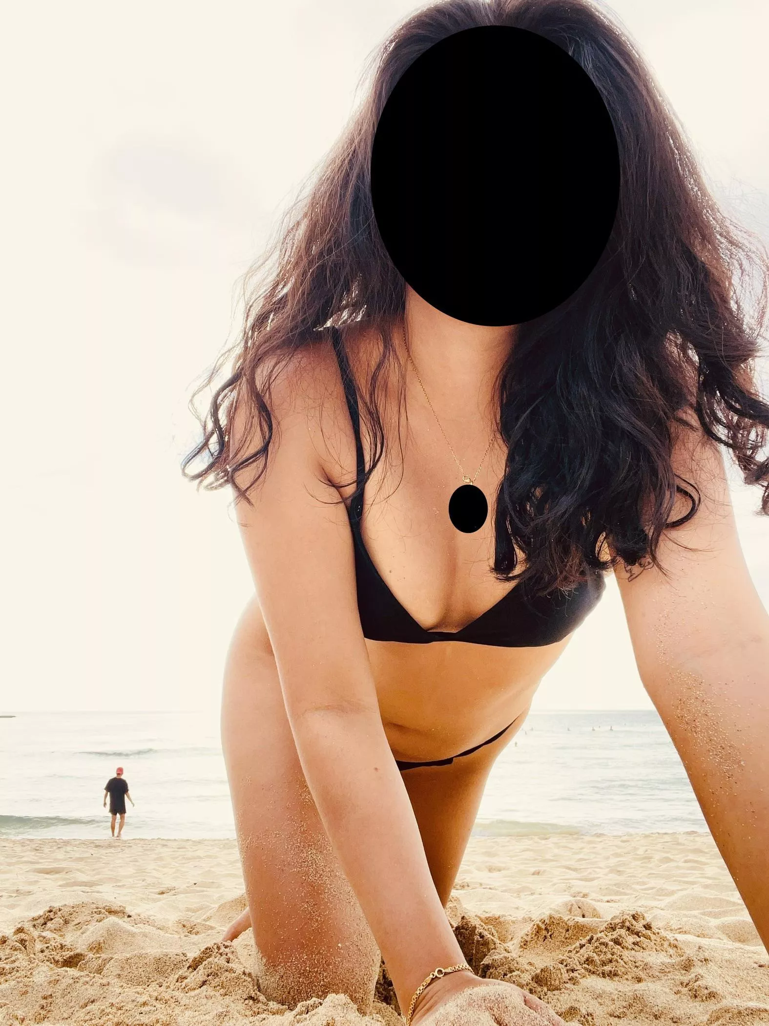 Mysterious beach photo :)) posted by sariing