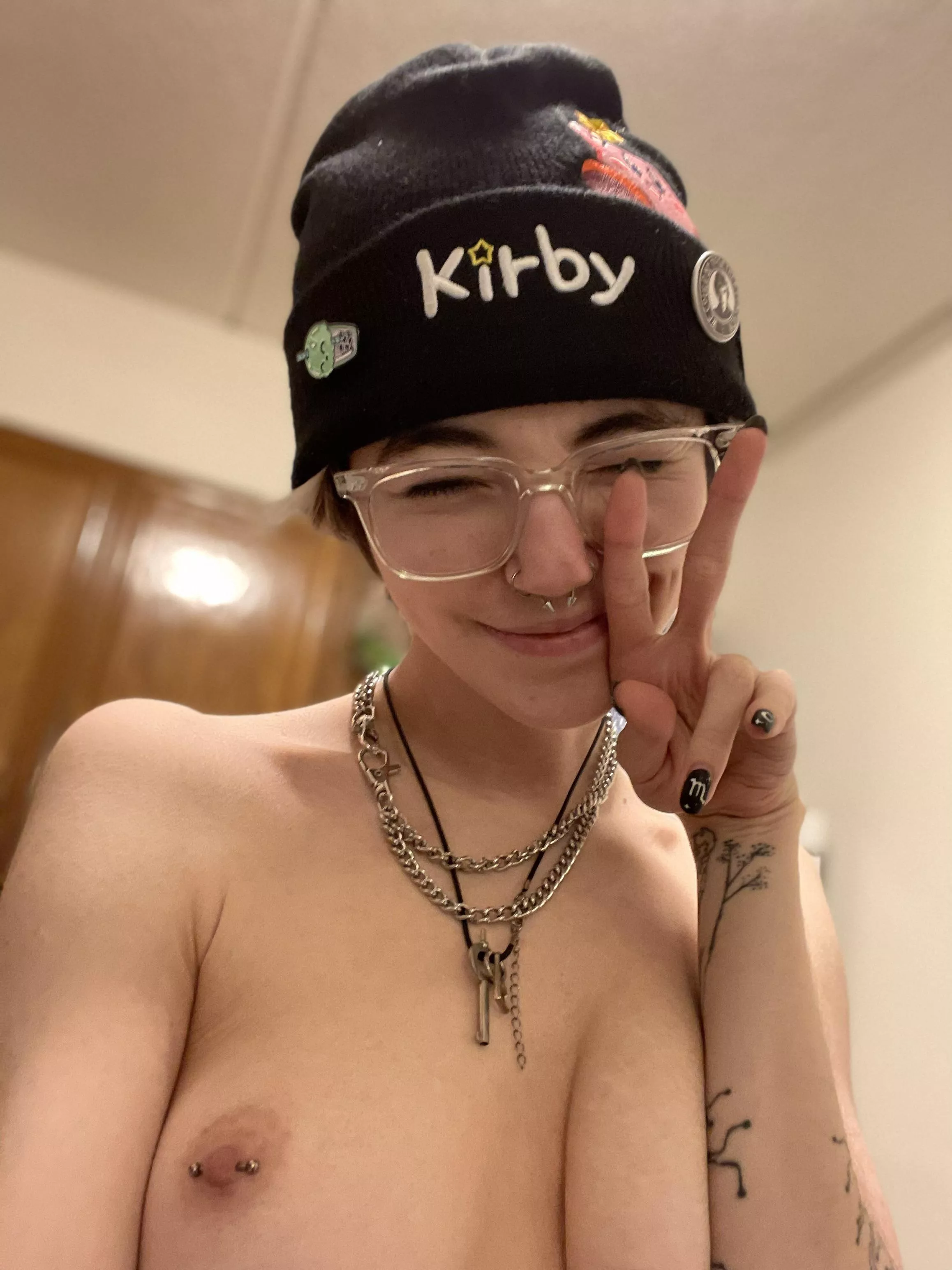 Naked in the kitchen, should I cook fried rice?🖤 posted by ERASEDWeeaboo