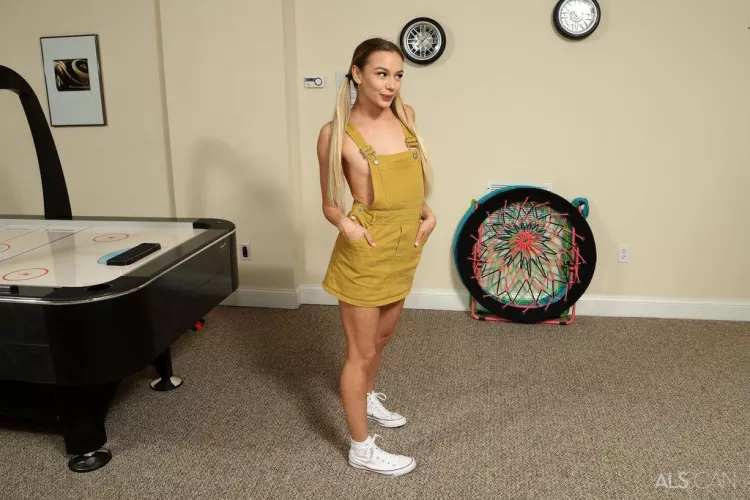 Naomi Swann by SugarDaddy8407