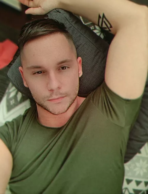 😏 nap time by erkson99