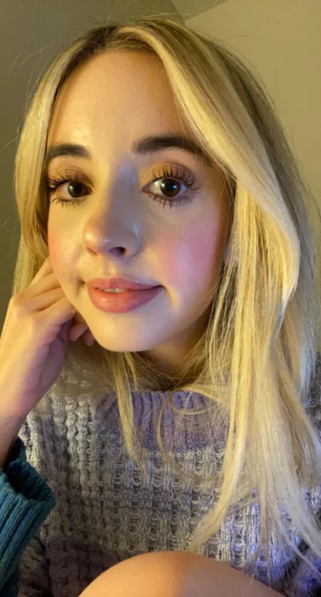 Natural lips, the top one has always been a little small :) by vegansoda