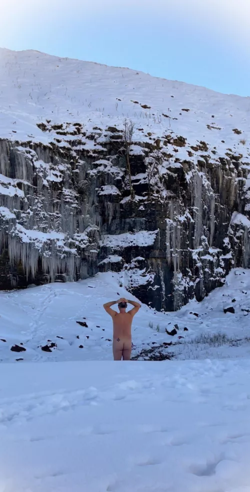 Nature is always the perfect compliment. by Middle-Fly1019