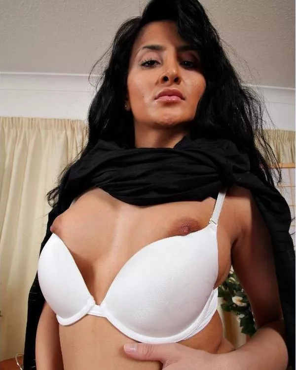 Natya slips off her bra posted by shume