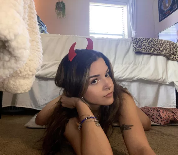 Naughty amateur brunette 🎀 exclusive nude content on my page, free dick rating when you subscribe 💦 by dabsallday2020