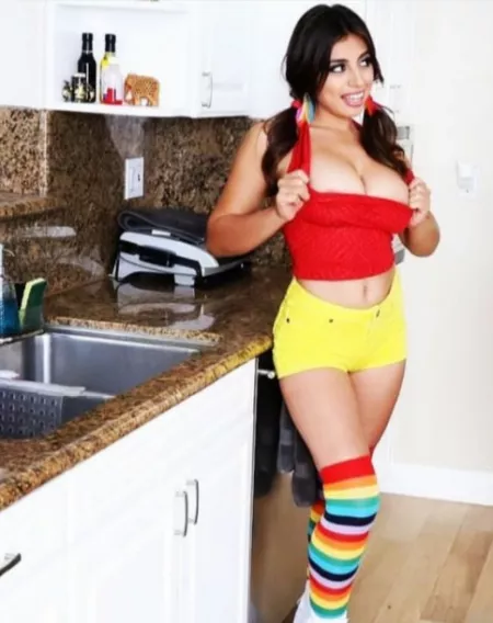 Naughty babe by VacuousJourney459