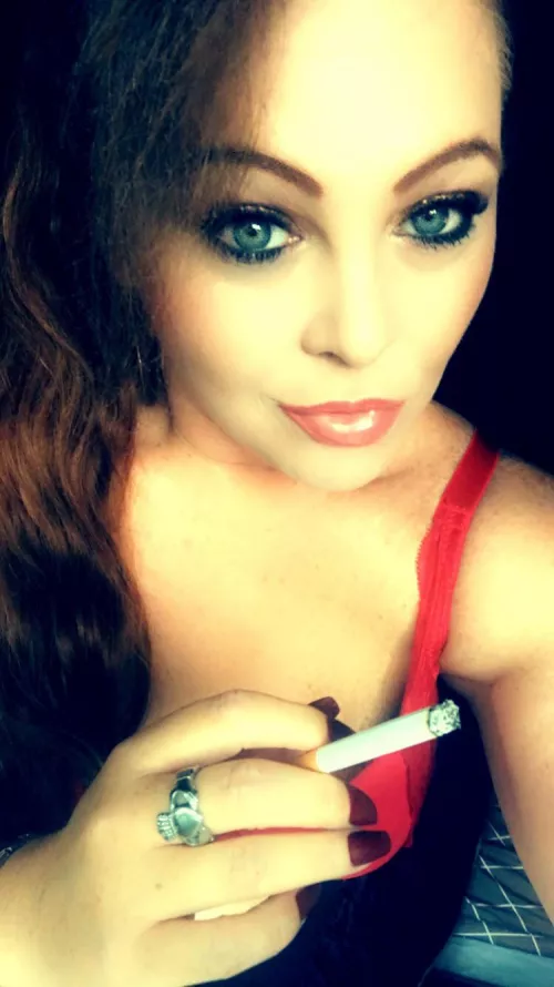 🔥Naughty Milf who loves to have fun. 🔥 by OceanEyez00