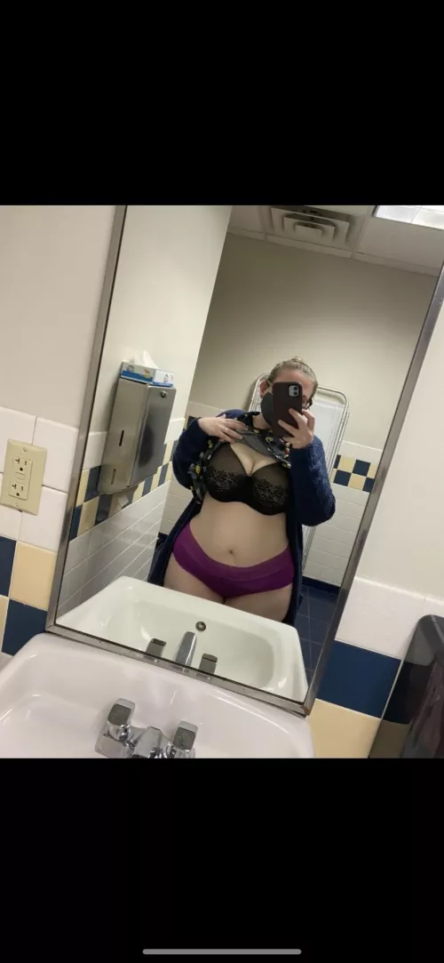 Naughty nurse 😁 (sorry for deleting and reposting, was on wrong account before, lol) by _piggie