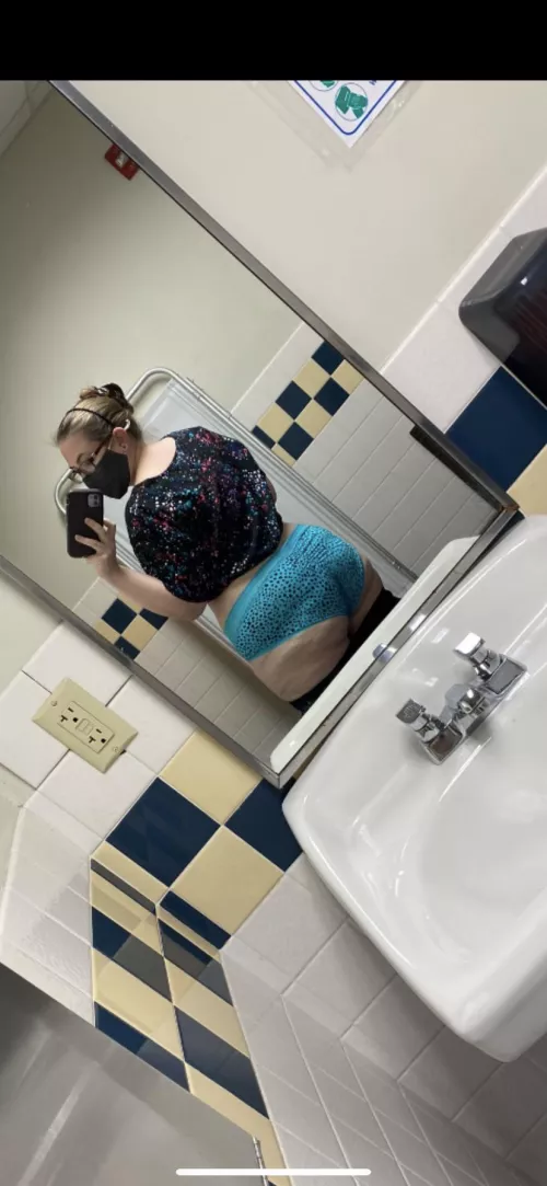 Naughty nurse 😉( sorry for deleting and reposting, was on wrong account before lol) by _piggie