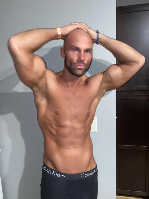 Naughty thoughts 💭 by DaddyCinz