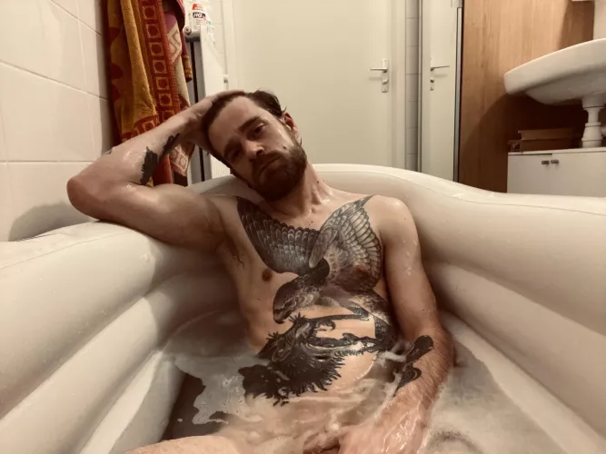 Nearly nothing as relaxing as a bath by Dewolfenbuizerd