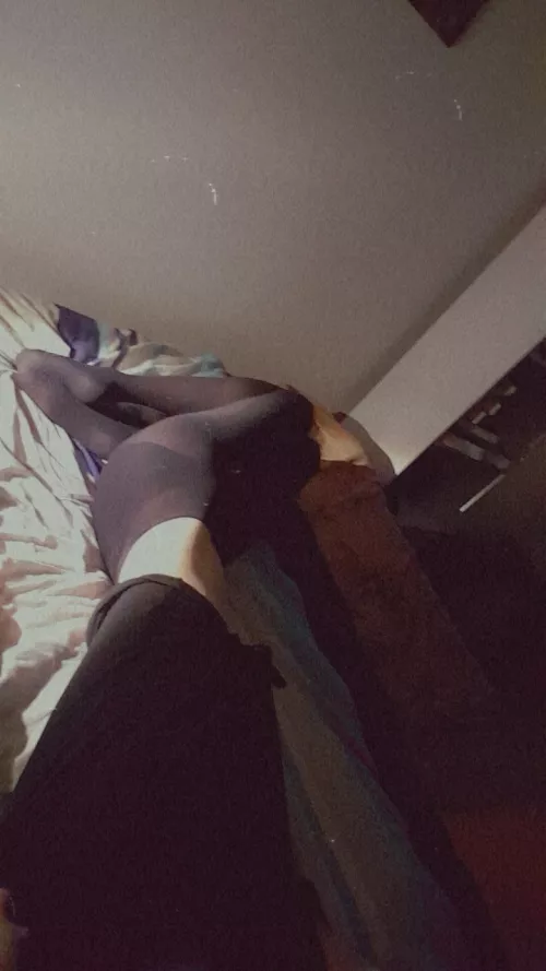 Need a gamer bf badly 😫😭 by femboibf