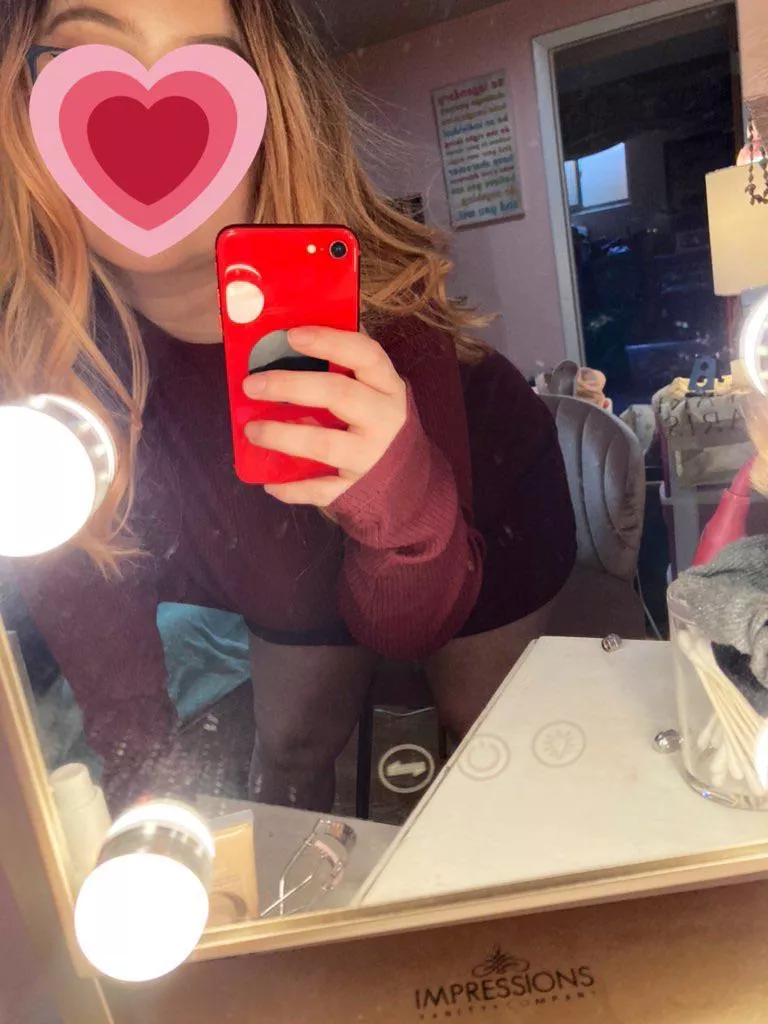 Need a loyal sub to worship me 😈 posted by AmberGoddess0806