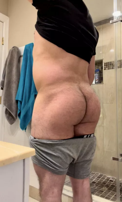 Need a shower buddy 🥺 by ThatEntrepreneur8973