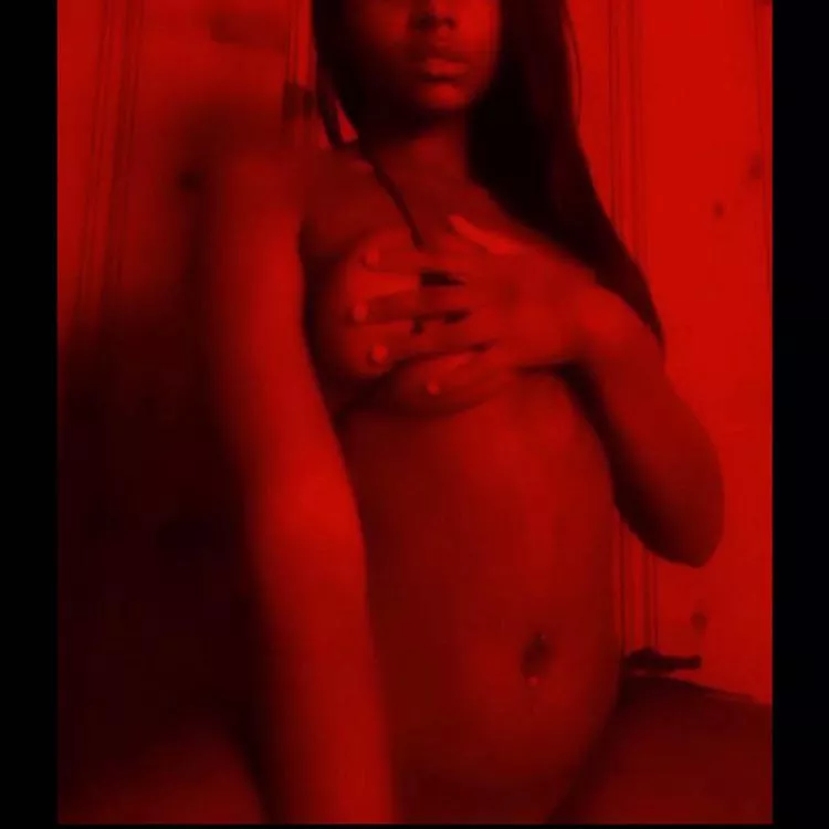 Need a white dick to bounce on 👅 Vallejo/Bayarea, CA 📍 posted by sexionyxbayarea