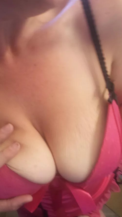 Need another hand by bigheadted32