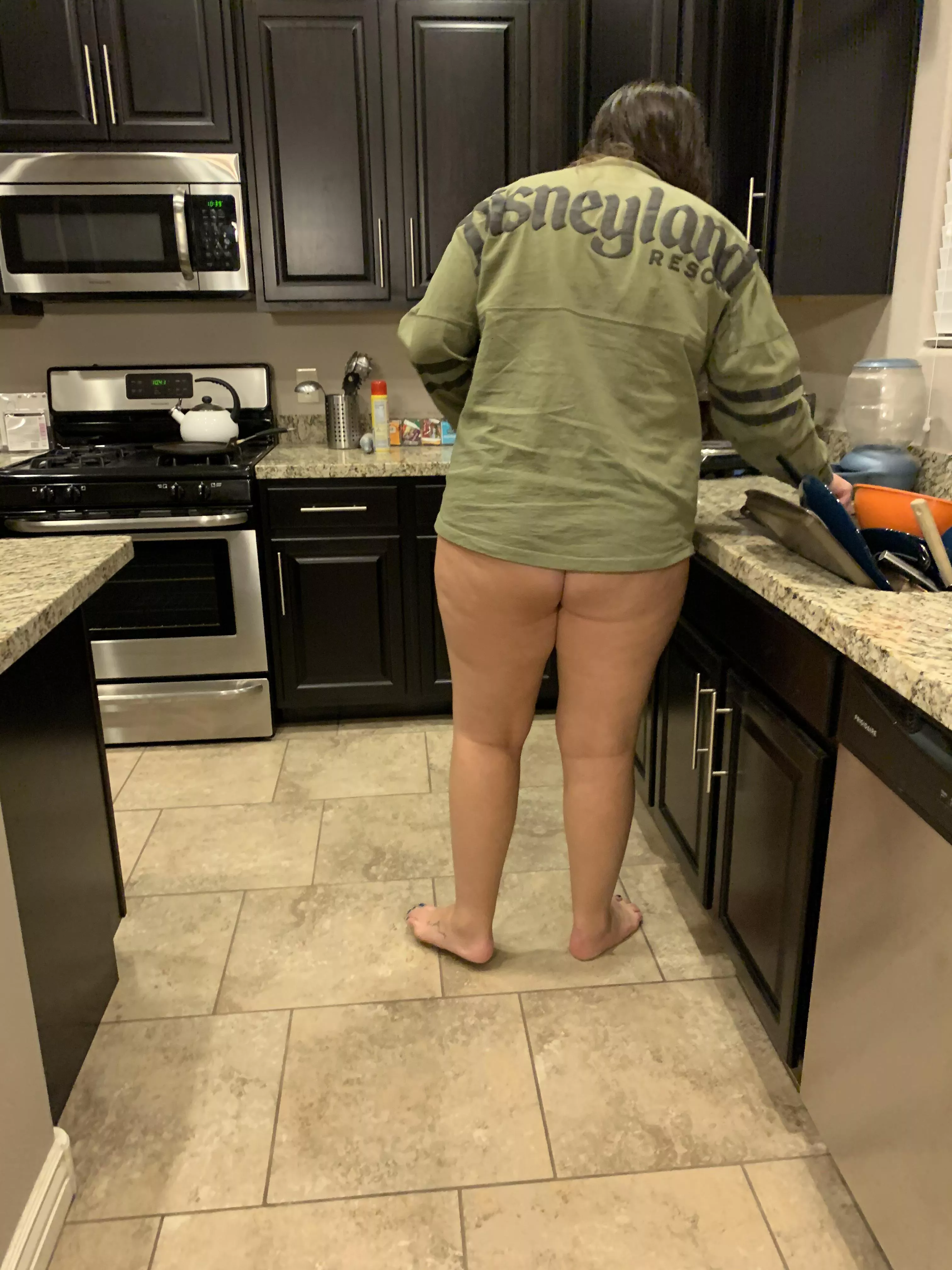 Need anything from the top shel[f]? 5’11 posted by lilith202