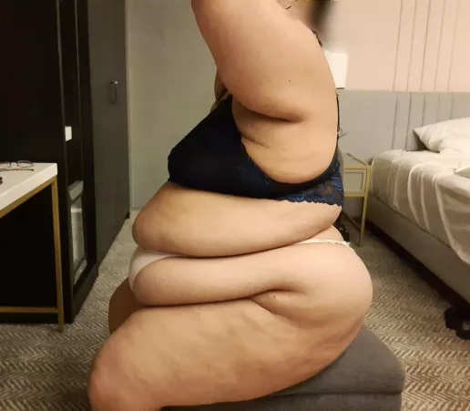 Need bigger chair by fluffyof