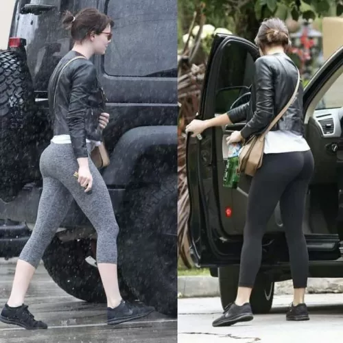 Need Emma Stone to sit on my face with that ass😍🔥 by AverageHornyIndian