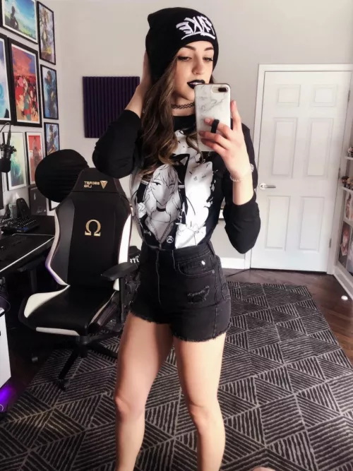 need goth Gibi to dom and own me by avdd4