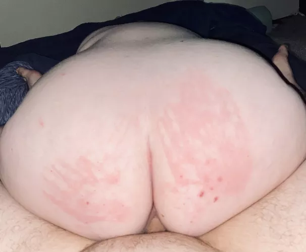 Need more hands. 🔥🔥 by KinksAndSweetDrinks