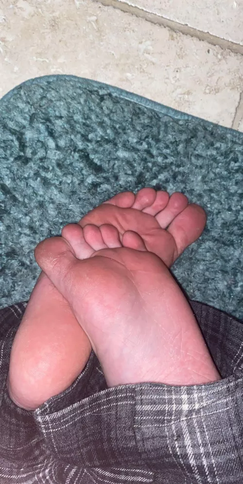 Need my soles to be owned by a daddy, love being humiliated and my soles worshipped🥰 DM for more by Bbcslave19