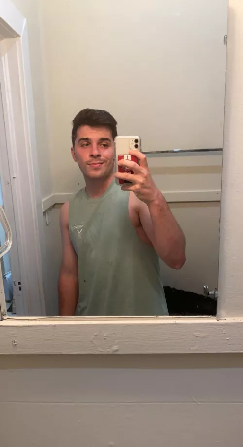 Need new friends, hmu 😃 by _tannerjd