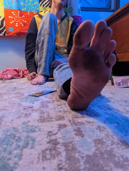 Need someone to worship these big long toes by theguywiththetoes