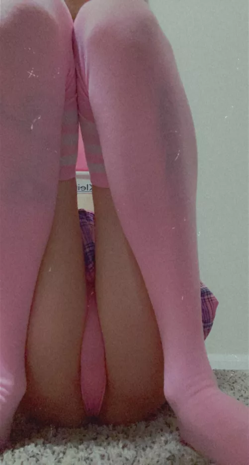 Need ur face between my legs 💦 by lilyarielbloom