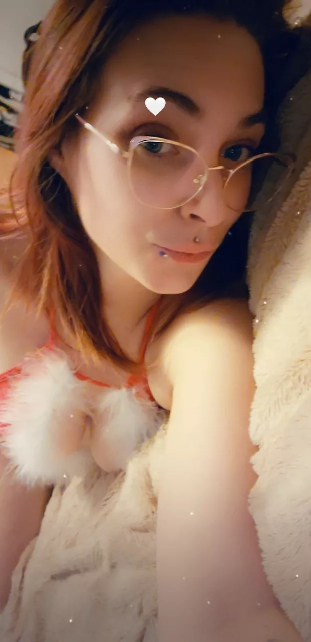 Need you to keep me warm tonight 🔥🥰💋 posted by FrostyHattie