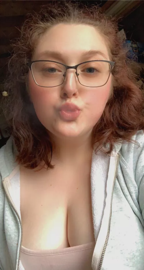 😮‍💨💨 needed a break from doing laundry 😅 by kayinabluemoon