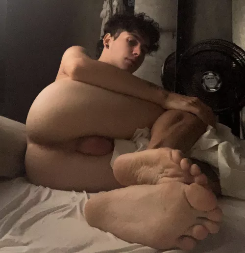 Needing a morning fuck😩😩 by twinkdorian