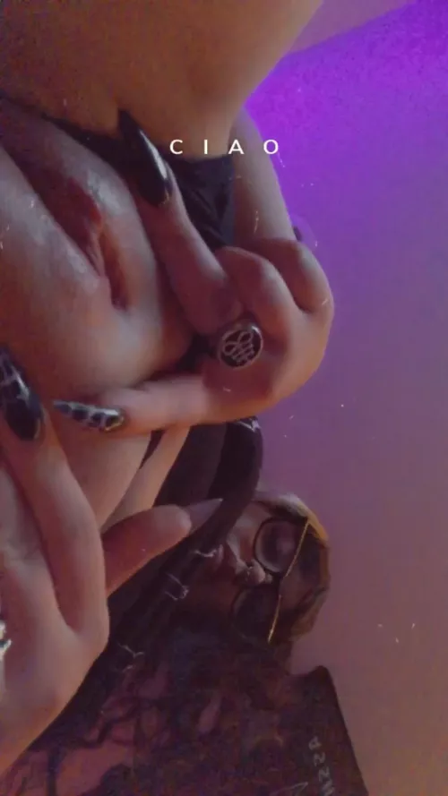 needing my pussy to be licked rn 🥵 by urliltiddygothgf