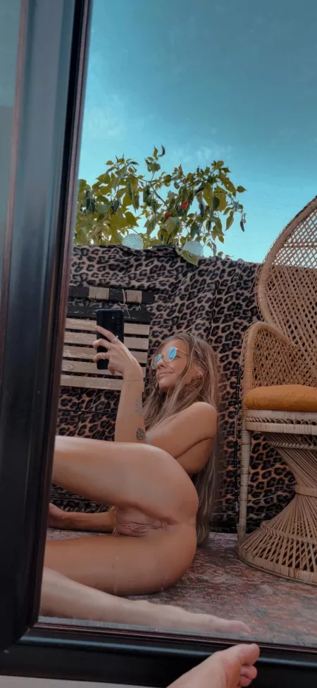 neeeeeed my pussy ate. by bronzedblazedblondie