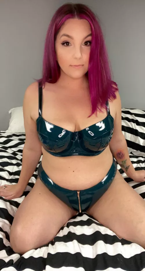 Neon purple hair and latex 😈 by EveElise