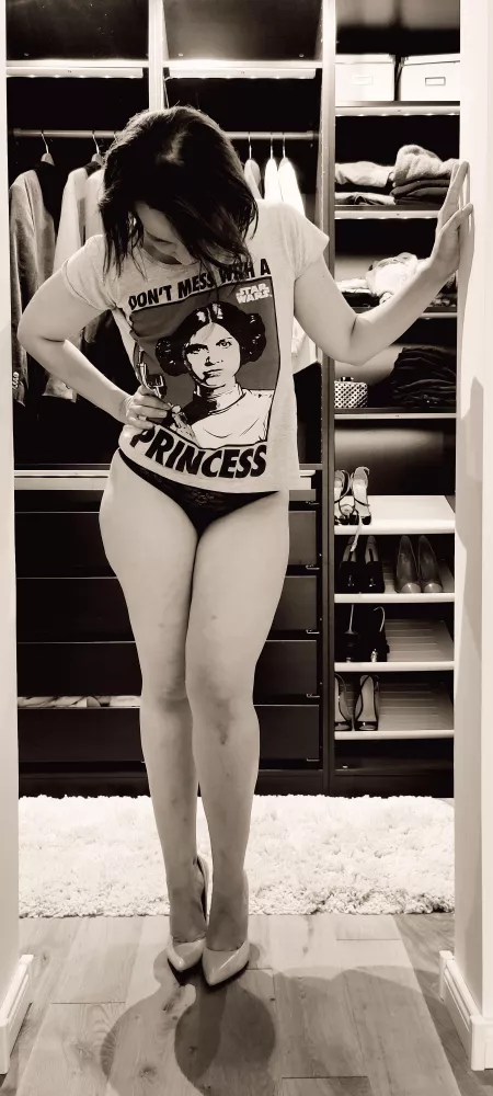 Nerd & adorable yet classy and a MILF. My OnlyFans page is 100% free. Looking forward to you! :-* by escapadesofahotwife