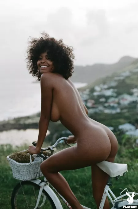 Nereyda Bird, Miss April 2018 by tungstenbell