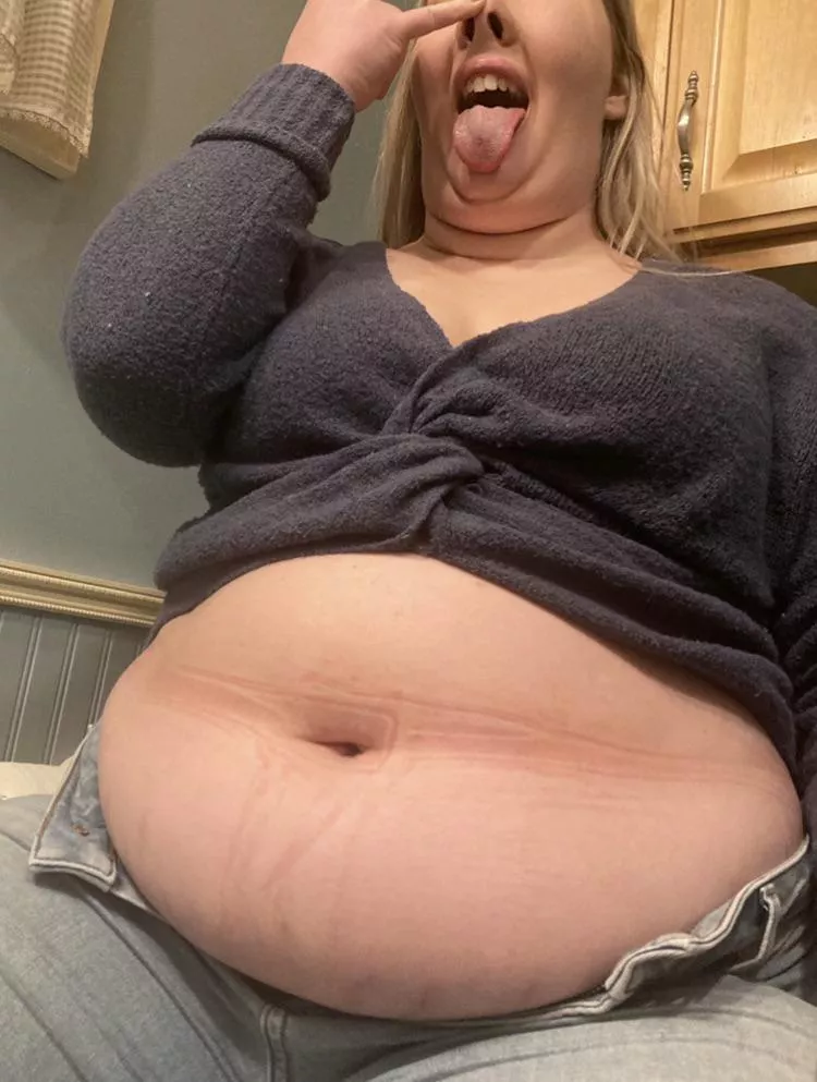 Never thought she’d embrace being a pig so much, she’s got the snout to prove it! 😂🐽 posted by myfatblondegf